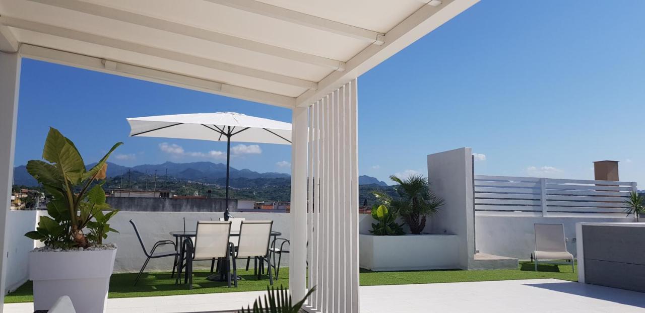 Apartmán L'Isola Di Ago Torregrotta Exteriér fotografie
